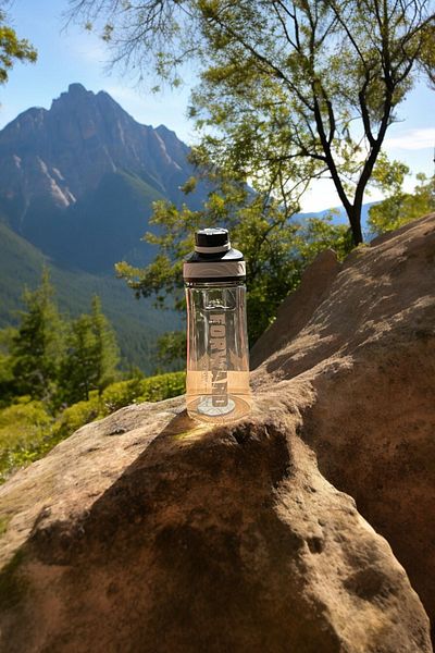 YDGR 620 ml - Enjoy Easy Use Water Bottle & Flask with Finger Strap and Rotatable Lid