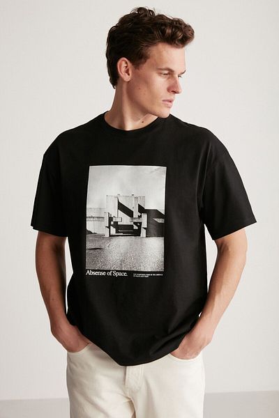GRIMELANGE Keith Men - Μαύρο μπλουζάκι Oversize, 100% οργανικό βαμβάκι, κοντό μανίκι, μεγάλη λεπτομέρεια με στάμπα