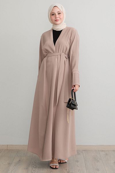 InStyle Abaya lungă bej - Detaliu plisat deasupra capului
