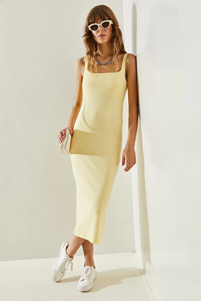 Bianco Lucci Midi šaty se čtvercovým límcem s páskem - česané Basic60251239