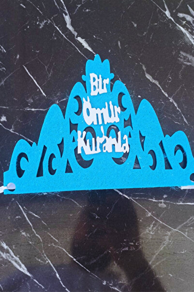 Aydede Oyunevi Kuran Tacı Bir Ömür Kuran la Yazılı Keçe Mavi
