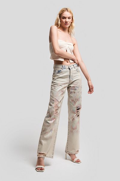 its basic Jeansfarbener Damen-Denim mit Blumendruck – gerades Passform-Design
