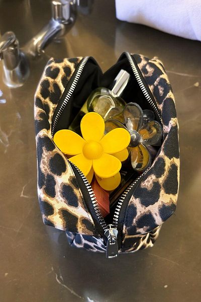 BAHELS Leopard Patterned Viral Makeup Bag
