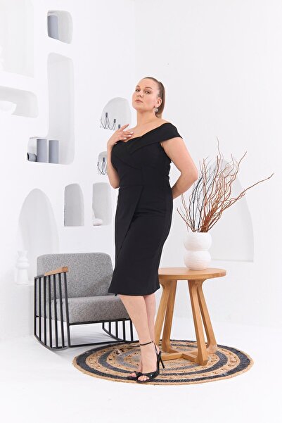 RMG Večerní krepové šaty nadměrné velikosti – šaty na rameno