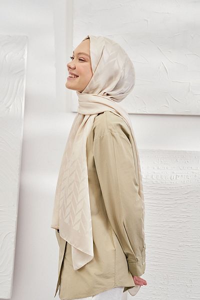 ARMANDA Italian Jacquard Zigzag Pattern Shawl - Light Beige