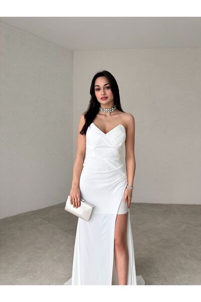 Rabia Çelik Straplez Model Sırt Detaylı Beyaz Elbise