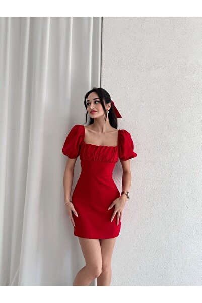 Rabia Çelik Sırt Dekolteli Kırmızı Mini Elbise