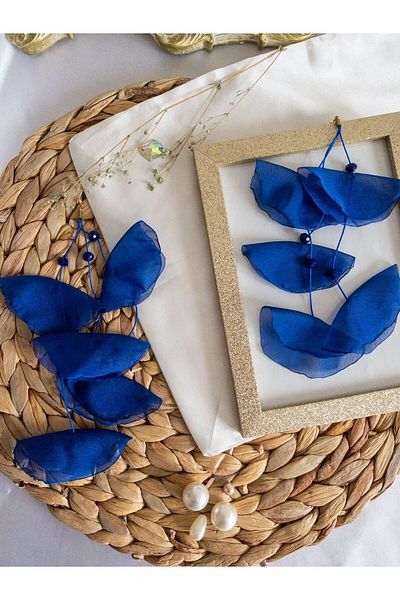 BeuBella Aksesuar Parliament Blue Tulle Long Earrings with Chinese Crystal Detail on Poppy