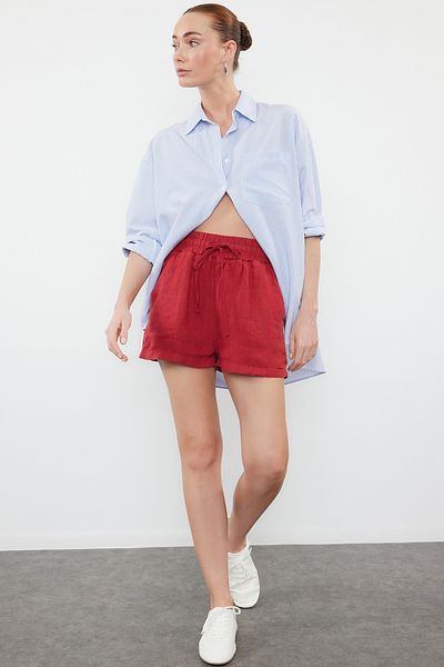 Trendyol Collection Rote Leinenshorts mit hoher Taille - Elastisch, 100 % Leinen, TWOSS23SR00319