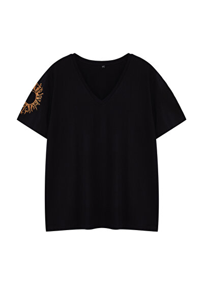 Trendyol Curve Black Crew Neck Embroidered Sleeve - 100% Cotton Wide Cut T-Shirt