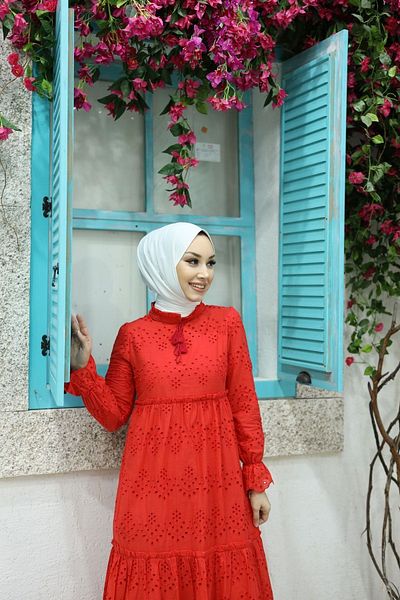 She Olive Tassel Detailed Laced Hijab Dress-Pomegranate Flower