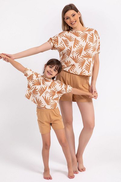 Arnetta Camel Leaf Patterned Women's Shorts Set