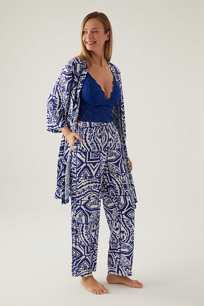 Arnetta Fancy Navy Blue Women's 3-Piece Short Sleeve Short Sleeve Pajama Set