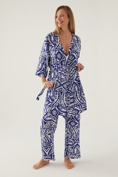 Arnetta Fancy Navy Blue Women's 3-Piece Short Sleeve Short Sleeve Pajama Set