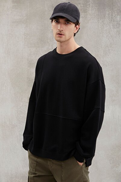 GRIMELANGE Allen Erkek Parçalı Arkası Uzun Yırtmaclı Polarsız Yuvarlak Yakalı Siyah Sweatshirt
