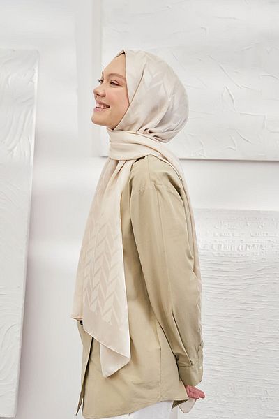 ARMANDA Italian Jacquard Zigzag Pattern Shawl - Light Beige