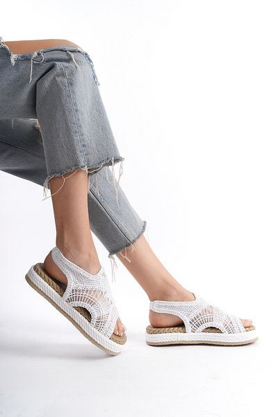YASEMİN Women's White Lace Embroidered Open Front Flat Heeled Straw Slippers - Hela