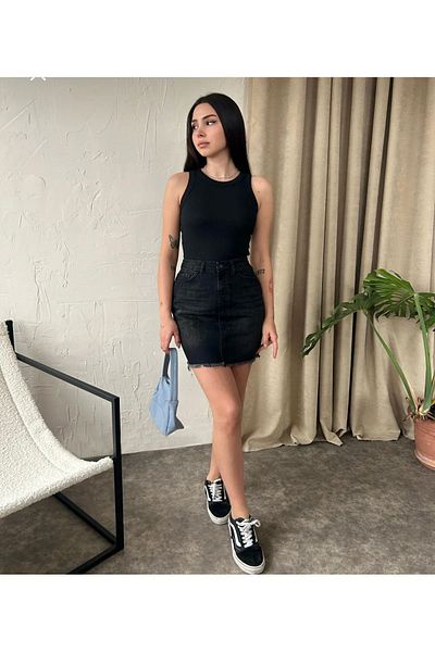nura Body crop pentru femei, negru, cu guler halter, elastic, cu dungi.
