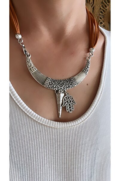 by özllem قلادة بتصميم لوحة من جلد الغزال البوهيمي