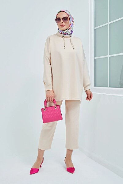 Swana طقم حجاب نسائي من قماش الغوص برباط