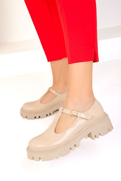 SOHO Beige Lackleder Freizeitschuhe für Damen - 18590