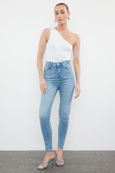 Trendyol Collection Blaue Premium-Röhrenjeans mit hoher Taille TWOAW25JE00000
