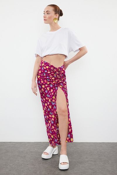 Trendyol Collection Fusta midi fucsia - cu imprimeu și detaliu cu fante, țesută, TWOSS24ET00233