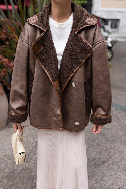 Askı Nişantaşı سترة كبيرة الحجم مع فرو القهوة