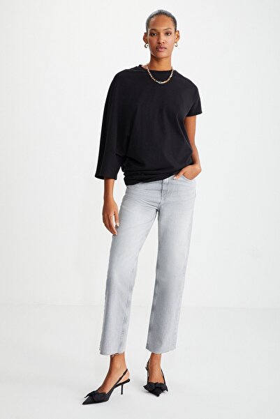 GRIMELANGE Jednobarevné černé tričko asymetrického střihu - krátký rukáv, výstřih