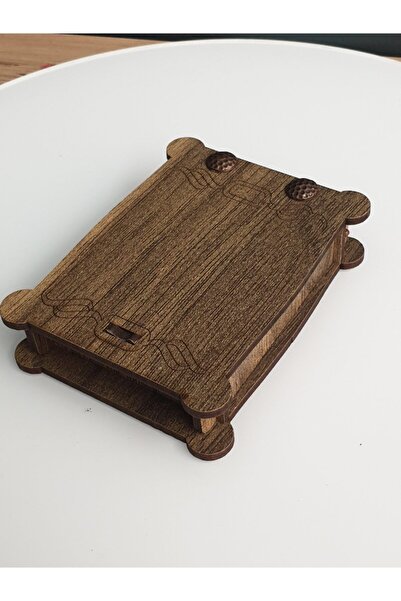 Hediyecin Heryerde Luxury Chain Clock with Crescent and Star Pattern