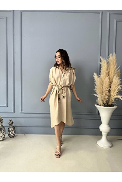 Rabia Çelik Μίντι φόρεμα σε απόχρωση nude με ψάθινη ζώνη και μανίκια νυχτερίδας