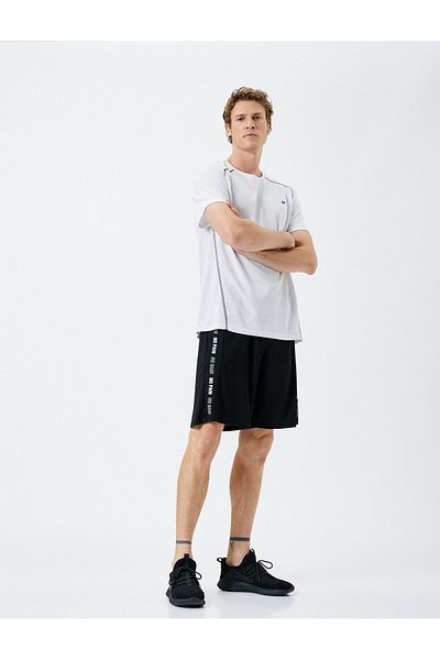 Koton Pantaloni scurti sport imprimați cu slogan - Cu șireturi în talie și buzunare