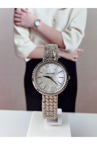 Essence Rose Gold Women's Wristwatch - Exquisite Bracelet, 5 ATM Waterproof