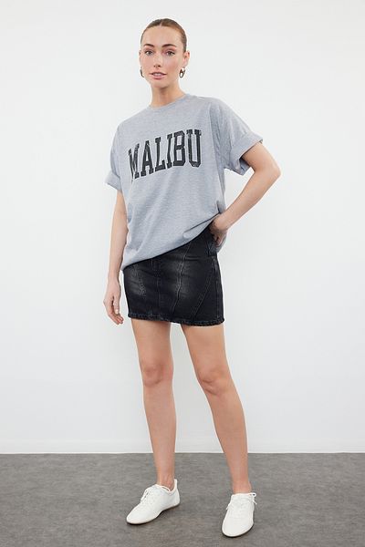 Trendyol Collection Gray Melange 100% Cotton City Slogan Printed Oversize/Comfortable Cut Knitted T-Shirt TWOSS24TS00127