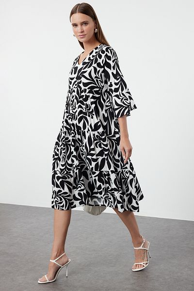 Trendyol Collection Φαρδύ φόρεμα με λαιμόκοψη σε μαύρο φλοράλ σχέδιο - TWOSS24EL01029