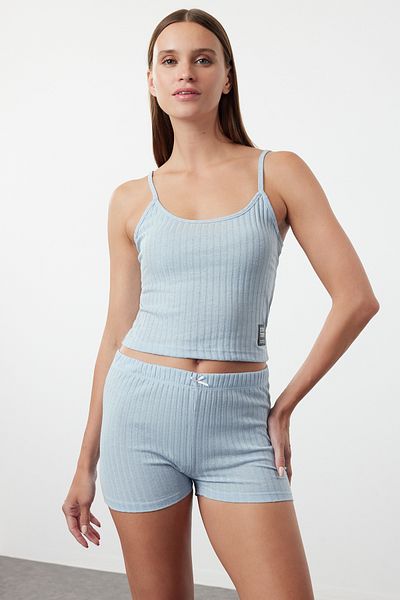 Trendyol Collection Set de pijamale tricotate cu nervuri albastru deschis - panglică/ fundă cu pantaloni scurți ajustați pe corp THMSS24PT00393