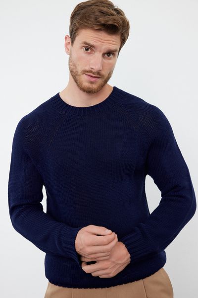 Trendyol Collection Námořnická modrá Slim Fit Pletený svetr s raglánovým rukávem - Crew Neck Tmnaw25Kz00000