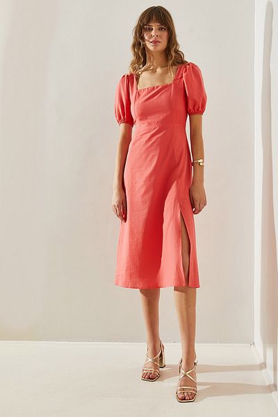 Bianco Lucci Kleid aus Leinen mit quadratischem Kragen, Bindeband auf der Rückseite und Schlitzdetails 3517460251398