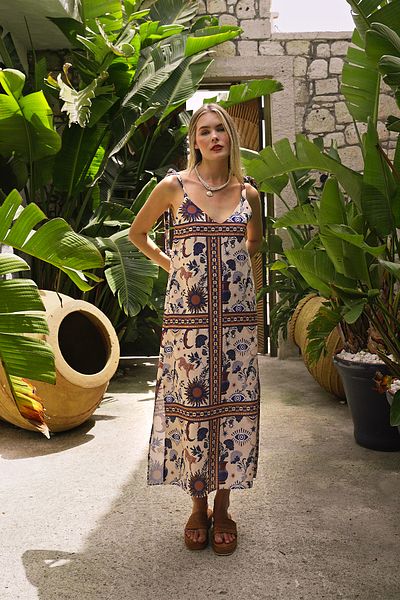 Mita Concept V-Neck Patterned Linen Dress
