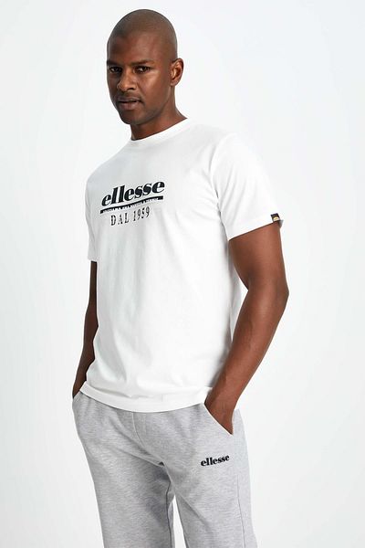 Ellesse Men's T-Shirt - Em182-of Model