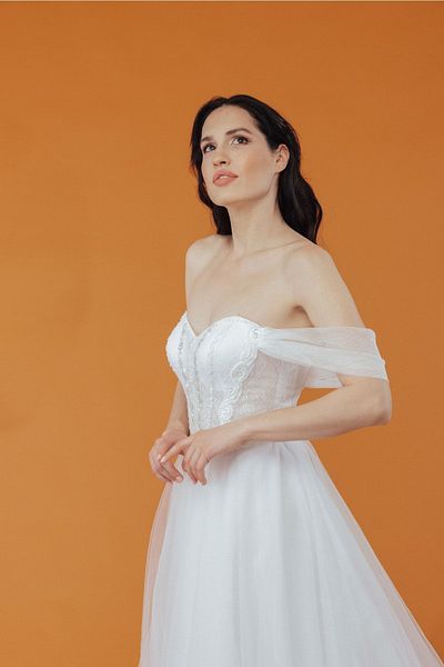 bride in love فستان زفاف رومانسي على شكل حرف A بأكمام، فستان زفاف