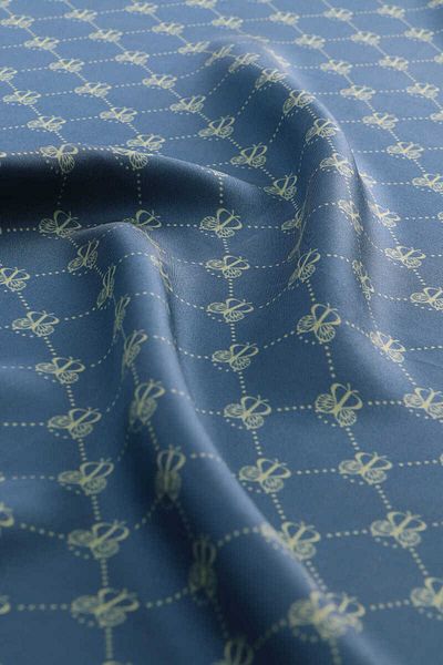 Bursa İpek Eșarfă din mătase din twill cu model fluture indigo