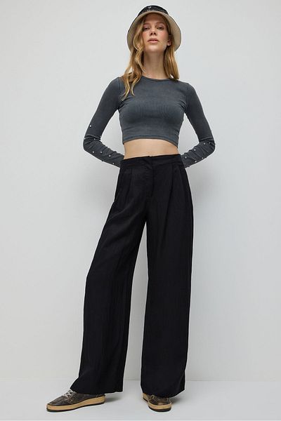 No Matter What Front-Pocket Wide-Leg Trousers with Pile Detail