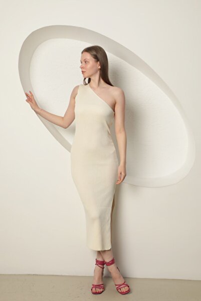 Veform Одноплечова тонкотрикотажна сукня з човниковим вирізом - з розрізом KKTS3006