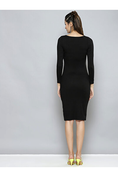 Sassafras By Styli Ribbed Sweetheart Neck Bodycon Midi Dress