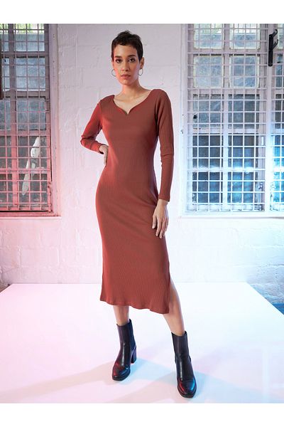 Sassafras By Styli Ribbed Sweetheart Neck Midi Dress with Side Slit