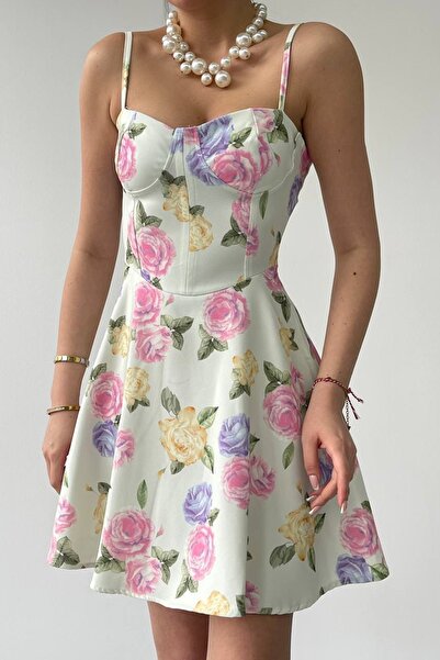 bayansepeti Sukienka mini z kołnierzykiem Degaje w białe róże - regulowany pasek 266