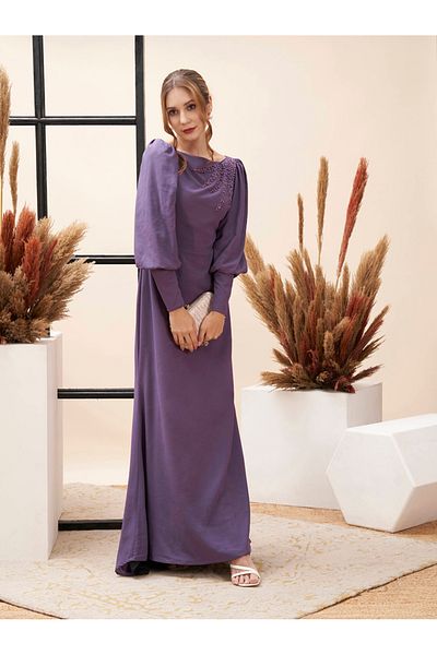 Mish By Styli فستان ماكسي مزين بالخرز وياقة قارب