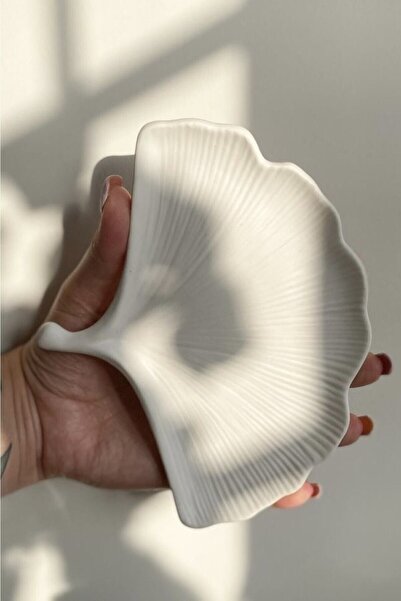 Minima Art Studio Decorative Store Leaf Look Decorative Plate