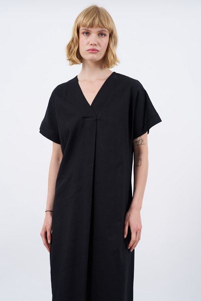 Suzi butik Women's Black Linen V-Neck Dress - Raw 3131